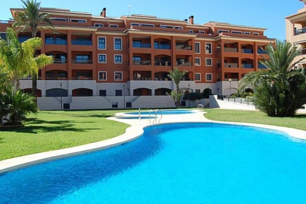 Hogar Brisa De Las Marinas Acogedor Apartamento Con Amplia Terraza Y Acceso Directo A Las Piscinas-Comfortable Apartment With Spacious Terrace And Direct Pool Access Denia Exterior photo