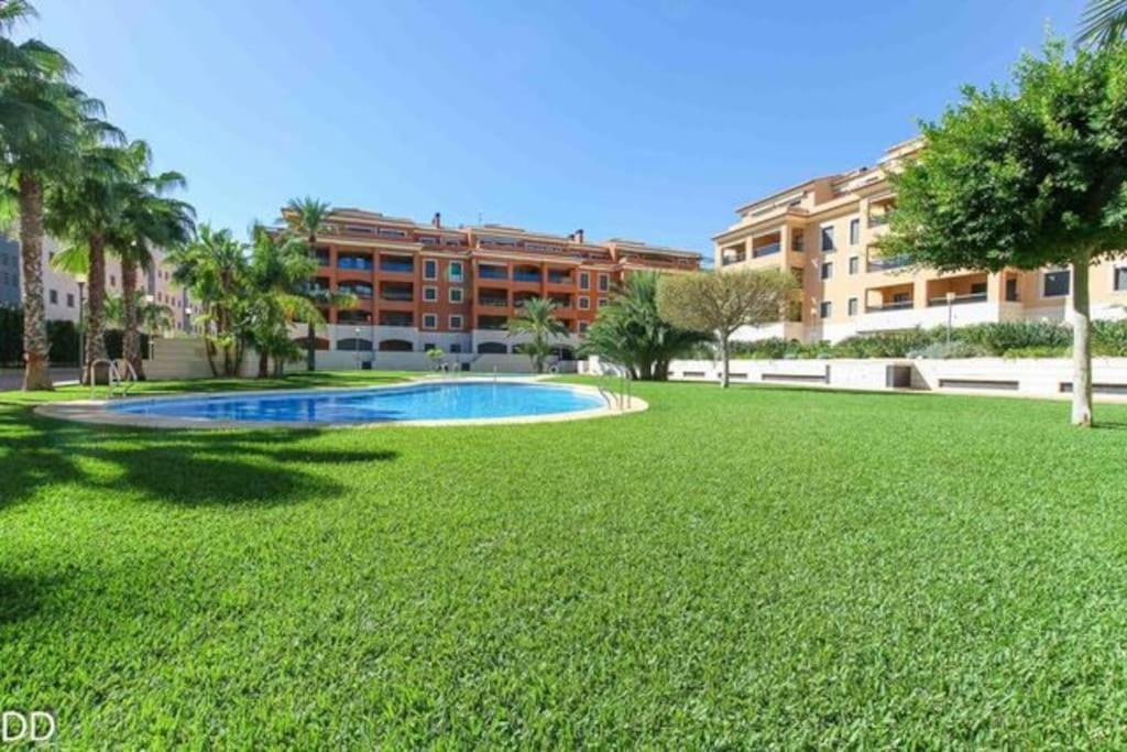 Hogar Brisa De Las Marinas Acogedor Apartamento Con Amplia Terraza Y Acceso Directo A Las Piscinas-Comfortable Apartment With Spacious Terrace And Direct Pool Access Denia Exterior photo